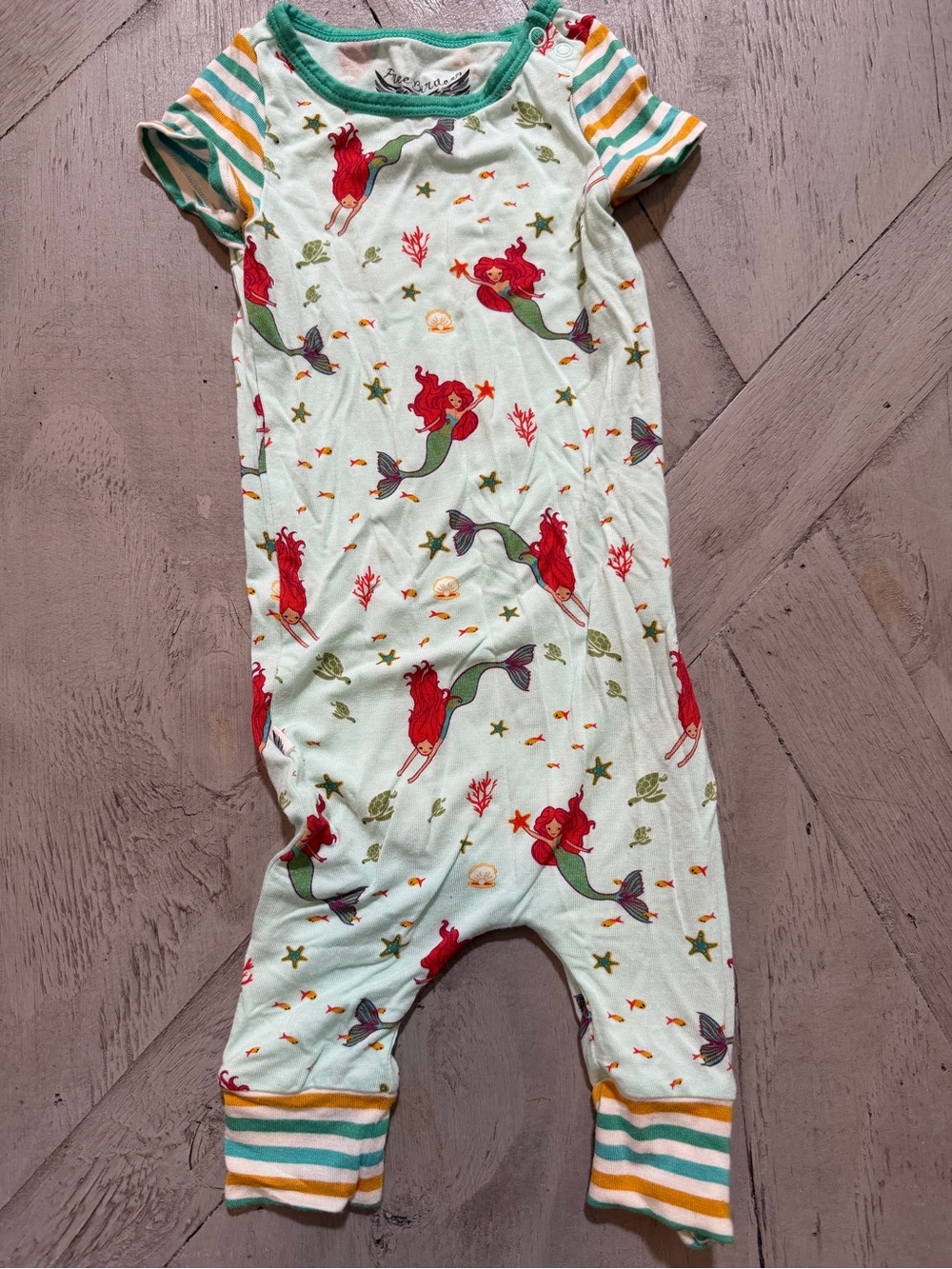 Free Birdees Girls' Mint Mermaid Print Pajamas with Red Accents Bamboo 3-6m VGUC